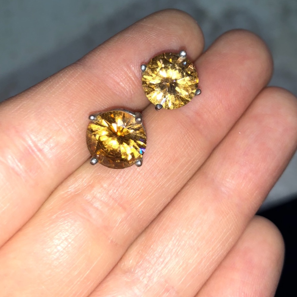 Big orange stud earrings from Dillard’s 🍊🧡